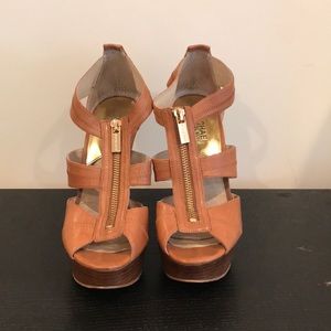 Michel kors tan leather heels
